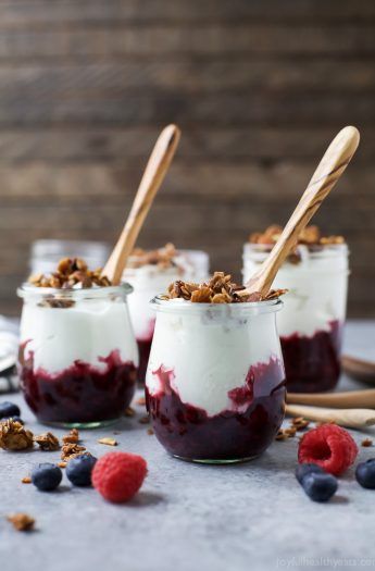 Fresh Yogurt Parfait with a Mixed Berry Compote and crunchy vanilla almond granola - an easy breakfast that's kid friendly! #ad #UndeniablyDairy @DairyGood Easy Parfait Recipes, Recipes With Yogurt, Easy Parfait, Mixed Berry Compote, Vanilla Almond Granola, Yogurt Parfait Recipe, Yogurt Granola, Granola Parfait, Berry Parfait