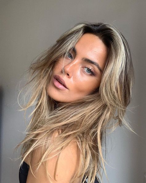 Blonde Balayage Dark Eyebrows, Blonde Hair With Black Eyebrows, Blond Hair Dark Eyebrows, Black Eyebrows Blonde Hair, Dark Eyebrows Light Hair, Dark Eyebrows Blonde Hair, Light Hair Dark Eyebrows, Blonde Hair Black Eyebrows, Brown Bayalage Hair