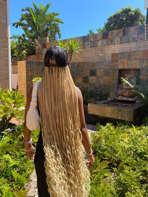 Knee Length Knotless Braids, Knee Length Knotless, Knotless Braids With Curls, Holiday Braids, African Hair Braiding Styles, Blonde Braids, Box Braids Hairstyles For Black Women, Braided Cornrow Hairstyles, Cute Braided Hairstyles