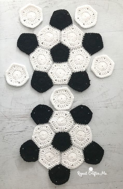 Crochet Soccer Ball - Repeat Crafter Me Crochet Soccer Ball, Crochet Soccer, Crochet African Flowers, Crochet Game, Repeat Crafter Me, Crochet Ball, Pola Amigurumi, He Lives, Crochet Pillow