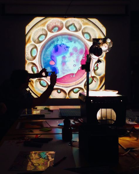 Projector Installation, Projector Art, Light Prism, Nature Preschool, Shadow Puppetry, Overhead Projector, Liquid Light, Fabric Installation, Shadow Theatre