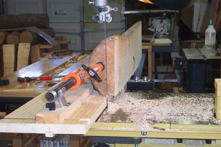 Updated Bandsaw Log Milling Sled Portable Bandsaw Mill, Diy Bandsaw, Woodworking Bandsaw, Bandsaw Projects, Bandsaw Mill, Woodworking Equipment, Log Furniture, Woodworking Workshop, Work Bench