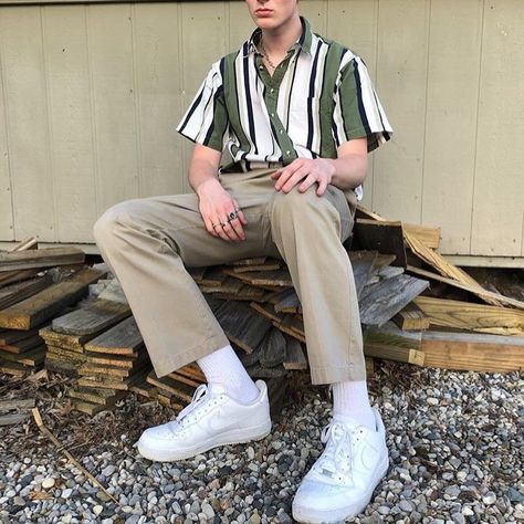 Pastel Male Outfits, Artsy Outfit Men, Kristino Olsen, Editorial Outfits, Outfit Aesthetic Men, Street Wear Male, Simple Style Outfits Minimal Classic, Green Outfit Aesthetic, Boys Outfits Aesthetic