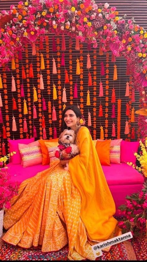 Mehndi Decor At Terrace, Mendhi Stages, Mehandi Decoration Ideas, Mayun Decor, Mehandi Backdrop, Background Flower Decoration, Mehendi Backdrop, Mehandi Decoration, Haldi Backdrop