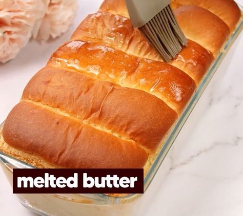 Soft loaf: how to make the fluffiest brioche ever! Soft Loaf, Brioche Bread Recipe, Loaf Bread Recipe, Brioche Loaf, French Toast Bites, Baking From Scratch, Japanese Milk Bread, Farmers Market Ideas, Cookist Wow