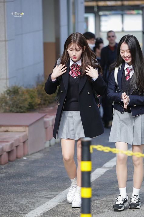 Best School Uniform, Korean School, School Uniform Fashion, School Uniform Outfits, Jeon Somi, Uniform Fashion, Girls Uniforms, School Uniforms, Junior High School