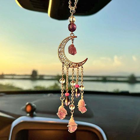 Car Suncatcher Rear View Mirror, Beaded Car Charms Diy, Witchy Car Accessories, Diy Car Charms Rear View Mirror, Crystals For Car, Crystal Dreamcatcher, Goth Car, Shoe Accessories Diy, Mirror Decorations