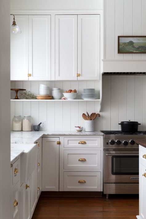 Our Farmhouse Kitchen Reveal! — The Grit and Polish The Grit And Polish, Grit And Polish, Organize Kitchen, Kitchens Ideas, Classic White Kitchen, Kitchen Decorations, Kabinet Dapur, Decorating Kitchen, Kitchen Renovations