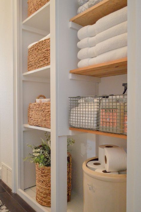 Linen Closet Organization Hallway, Closet Organizing Hacks, Organize A Linen Closet, Linen Closet Design, Linen Closet Shelves, Linen Closet Makeover, Small Linen Closets, Bathroom Linen Closet, Linen Closet Storage