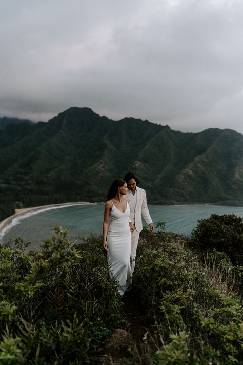 Hawaii Mountain Elopement, Tropical Elopement Dress, Tropical Elopement Ideas, Kauai Elopement Photography, Hawaiian Elopement Ideas, Elopement In Hawaii, Hawaii Wedding Elopement, Hawaii Wedding Pictures, Hawaii Mountains Aesthetic