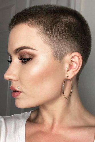 The Best Guide To Womens Fade Haircut Youll Ever Read ★ See more: http://lovehairstyles.com/fade-haircut-women/ Fade Haircut Women, Buzz Cut Women, Fashionable Hairstyles, Super Short Haircuts, Brown Hairstyles, Buzzed Hair, Very Short Haircuts, Buzz Cuts, Short Brown Hair