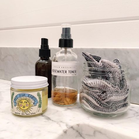 Zero Waste Store on Instagram: “What my bathroom counter looks like! Yay for earth face lotion, my DIY leave-in conditioner, rosewater toner, and cotton facial rounds! My…” Mum Aesthetic, Romanticizing College, Zero Waste Beauty, Herbal Health, Zero Waste Store, Tea Soap, Rose Water Toner, Lovers Rock, Zen Bathroom