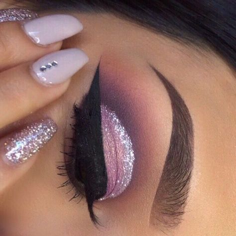 pinterest: @ nattat74 Dusty Pink Makeup, Pink Makeup Look, Maquillage Yeux Cut Crease, Long Eyelashes, Beauty Make-up, Glow Skin, Makeup On Fleek, Make Up Looks, Kiss Makeup