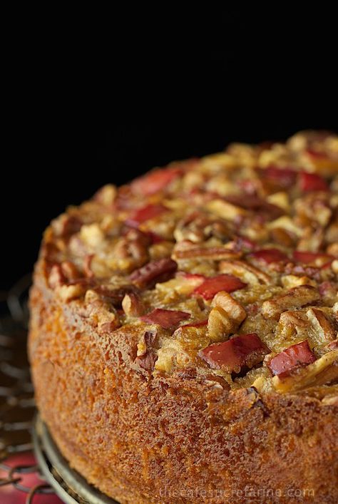 Sticky Apple Pecan Cake - this moist, buttery autumn-inspired confection is loaded with apples in the fabulous warm-spiced cake, as well as adorning the luscious pecan topping. Just before it emerges from the oven, it's brushed with a sweet, sticky, maple glaze, making it beyond irresistible! Apple Pecan Cake, Maple Toffee, Spiced Cake, Apple Cakes, Pecan Topping, Toffee Sauce, Caramel Toffee, Toffee Pudding, Pecan Cake