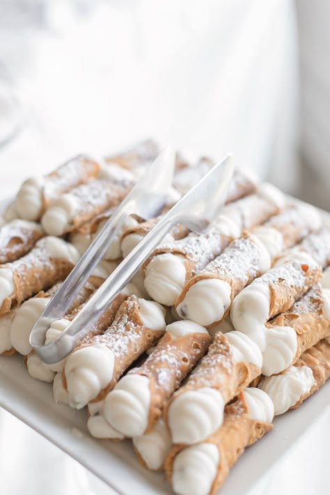 Wedding Cannoli, Cannoli Dessert, Light Airy Wedding, White Dessert Tables, Park Savoy, White Desserts, Airy Wedding, Wedding Food Drink, Bridal Shower Inspo