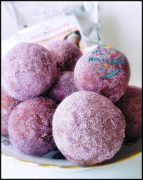 Hawaiian Mochi Malasadas - molto ono Ube Mochi Donut Recipe, Mochi Malasada Recipe, Malasadas Recipe Portuguese, Malasadas Recipe Hawaii, Hawaiian Mochi, Island Desserts, Malasadas Recipe, Mochi Donuts Recipe, Mochi Recipes