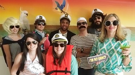 Yacht Rock Costume, 70s Yacht Rock Party Outfits, Yacht Rock Aesthetic, Yacht Rock Party Outfits Women, Yacht Rock Party Outfits, Rock Party Outfit, Yacht Rock Party, Rock Band Outfits, Cruise Ship Party