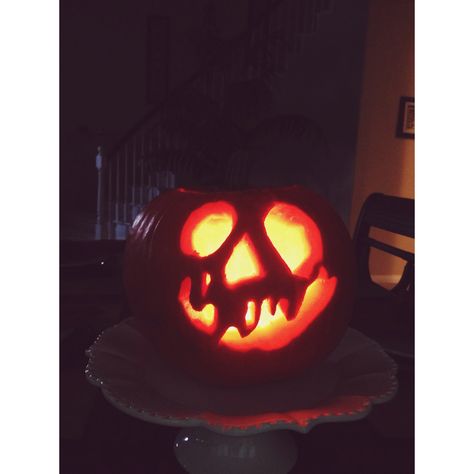 My poisoned apple pumpkin carving from last year! Such a success Poison Apple Pumpkin Carving, Poison Apple Pumpkin, Carved White Pumpkin, Carved Pineapple For Halloween, Bootiful Halloween, Snow White Poison Apple, Elaborate Pumpkin Carving, Poisoned Apple, Apple Pumpkin