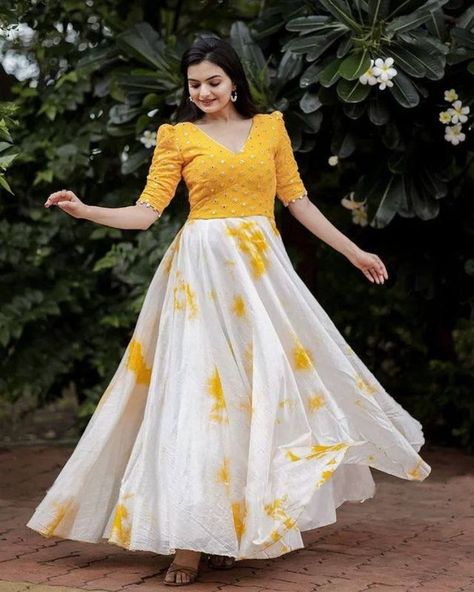 Only 60 RM Free Shipping (Free Postage)
#hellobeautifuls  

Description :
Sku : HB9182
Size : XXS, XS, S ,M , L , XL , XXL 
Fabric : Soft Silk
Length : 50 Inch
Flair : 3.5 Mtrs
Work : Embroidery
Product Catogary : Designer Gown Marriage Frocks For Women, Yellow Frocks For Women Haldi, Haldi Simple Dress, Yellow Frocks For Women, Skirt Top Indian Outfit Casual, Frock Models For Women, Indian Party Gowns, Long Frock Models, Haldi Dress Ideas