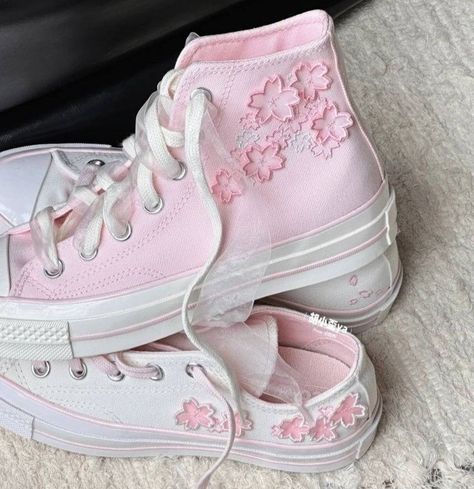 Pink Aesthetic Shoes, Shoes Pink Aesthetic, Pastel Converse, Cute Converse, Cool Shoes, Dr Shoes, Pretty Shoes Sneakers, Kawaii Shoes, Cute Sneakers