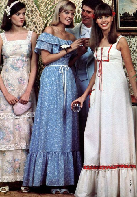 70s Prom Dress, 1977 Fashion, Seventeen Magazine Fashion, Dresses 70s, Vintage Editorials, Homemade Dress, Vintage Bridesmaid Dresses, 60s 70s Fashion, 70s Inspired Fashion