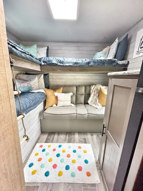 Bunk Room In Camper, Old Camper Remodels Exterior, Bunk Room Camper, Camper Bunk Room Ideas, Bunk Beds Camper, Rv Bunk Room Ideas, Camper Bunks Remodel, Bunk Bed In Camper, Camper Makeover Bunk Beds