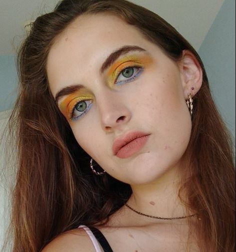 Yellow Makeup, Van Gogh Sunflowers, Elegant Prom Dresses, Eye Makeup Art, Makeup Skin Care, Makeup Art, Beauty Inspiration, Makeup Inspo, Skin Makeup