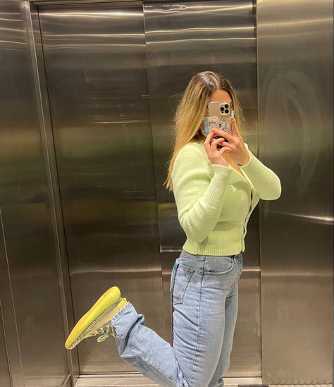 #Yeezreel #yeezyboost #yeezyboost350 #yeezy350 #limegreen #brightgreen #outfitoftheday #casualstyle #mirrorselfies Yeezy Boost Outfit, Yeezy Fits, Lime Green Outfit, Yeezy Shoes Outfit, Lime Green Outfits, Shoes Outfit, Yeezy Boost 350 V2, Yeezy 350, Yeezy Shoes