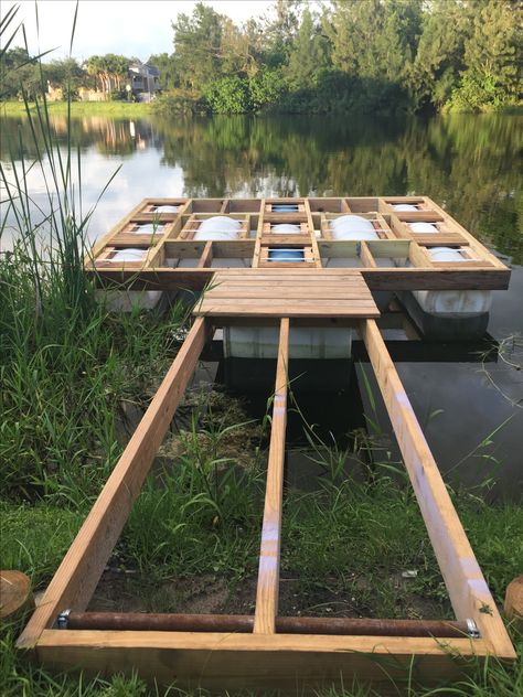 How To Build A Dock On A Pond, How To Build A Floating Dock, Floating Lake Dock Ideas, Dam Jetty Ideas, Diy Pond Dock, Floating Dock Ideas Lakeside, Pond Dock Ideas Decks, Small Pond Dock Ideas, Floating Docks For Lake