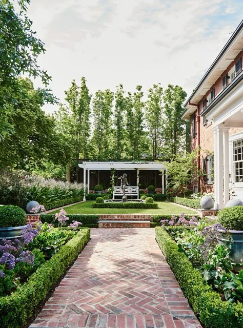 Manicured gardens with brick pathways surround this renovated 1930s Georgian home. Photography: Lisa Cohen Land Scaping, Backyard Plans, Pathway Garden, Brick Ideas, Brick Pathway, Brick Path, Brick Walkway, Garden Paving, Front Yard Design