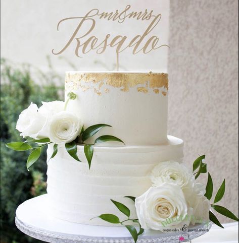 Wedding Cakes 2 Tier Simple, Elegant Wedding Cakes 2023, Simple Cakes For Wedding, Elegant Wedding Cakes 2022, 2 Tier Elegant Wedding Cake, Simple Wedding Cake Small One Tier Gold, Simple Wedding Cake Gold Accent, Modern Wedding Cake 2023, Two Layer Wedding Cakes Elegant