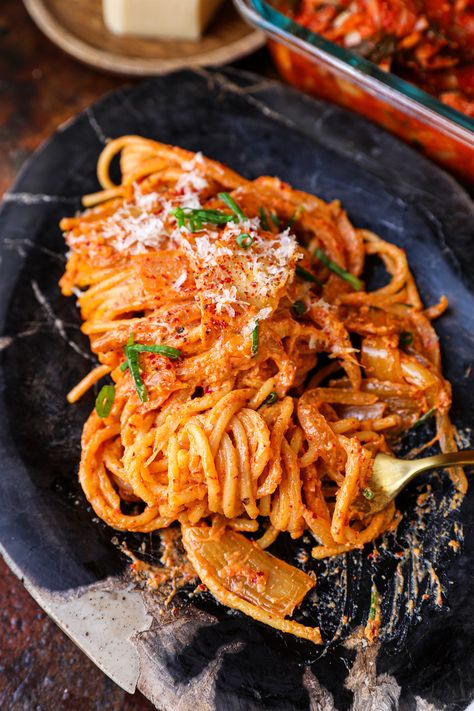 Kimchi Pasta Recipe, Kimchi Pasta, Student Food, Vegan Kimchi, Vegetarian Oyster Sauce, Fermented Kimchi, Seonkyoung Longest, Fusion Recipes, Favorite Pasta Recipes