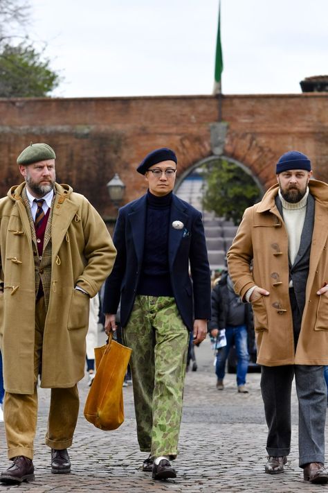 Beret Outfit Men, Newsboy Hat Outfit, Beret Outfit, Pitti Uomo Street Style, Sartorial Style, Street Style Fall Winter, Der Gentleman, Street Style Fall, Man Outfit