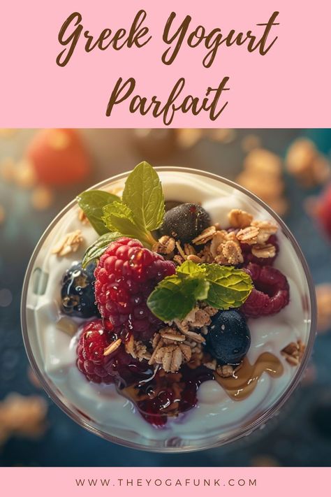 Simple Parfait Recipe: Greek Yogurt and Berries Yogurt Parfait Bowl, Yoghurt Parfaits, Recipe Using Greek Yogurt, Greek Yogurt Parfait Recipes, Healthy Parfait Recipes, Fruit Parfait Recipes, Recipe Greek Yogurt, Berry Yogurt Parfait, Healthy Yogurt Parfait