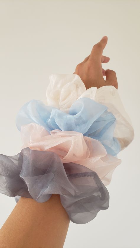 Scrunchie Business, Organza Scrunchie, Tie Gifts, Diy Hair Accessories, Diy Hair, Hair Tie, Accessories Hair, Diy Hairstyles, Hair Ties