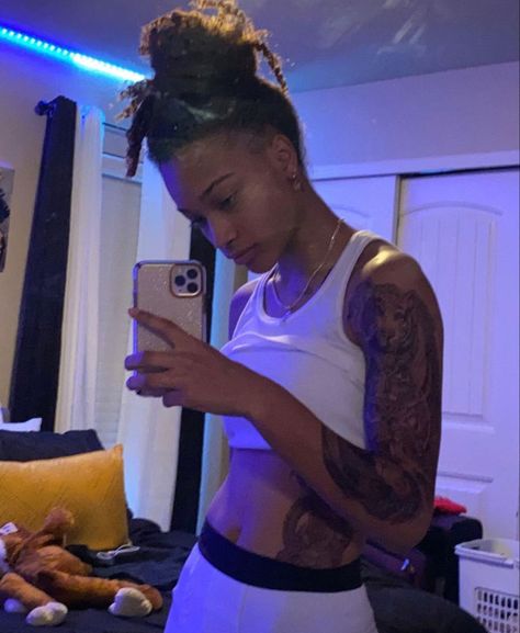 Fine Studs And Stems, Stud With Dreads, Dreadhead Studs, Light Skin Stud, Cute Studs Lesbians, Stud And Girlfriend, Stud Girlfriend, Black Studs Lesbians, Stem Lesbian Style