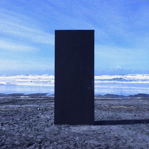 Monolith 2001 Space Odyssey, 2001 Space Odyssey Aesthetic, 2001 Monolith, Space Odyssey Aesthetic, 2001 A Space Odyssey Monolith, 2001 Aesthetic, Aura Lamp, Scifi Aesthetic, Space Movies