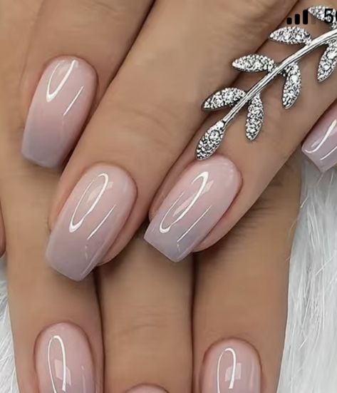 Elegant Touch Nails, Unghie Sfumate, Karl Blossfeldt, Nude Nail Designs, Fancy Nails Designs, Ombre Nail Designs, Bridal Elegance, Nail Art Ombre, Makijaż Smokey Eye