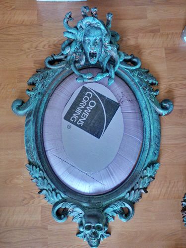 Haunted Mansion Sign Diy, Haunted Mansion Hallway, Disney Haunted Mansion Diy, Spooky Speakeasy, Mansion Basement, Diy Haunted Mansion, Haunted Mansion Sign, Goth Ideas, Haunted Mansion Decor