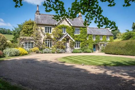 Chapel Lane, Westhumble, DORKING, Surrey, RH5. 7 bed detached house for sale - £3,000,000 Surrey House, Country House Exterior, Big Cottages, 7 Bedroom House, British Houses, Front Facade, British Country, Countryside House, Country Houses