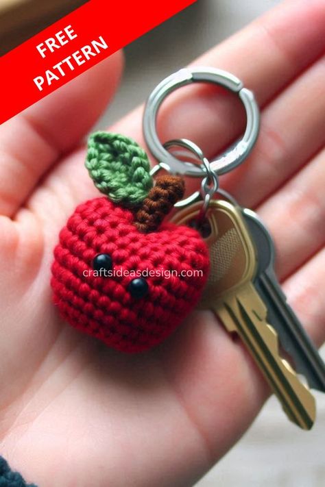 This crochet apple keychain features a cute and simple design Crochet Keychain Patterns, Keyring Crochet, Crochet Kindness, Apple Keychain, Knitting Patterns Free Dog, Keychain Patterns, Crochet Apple, Crochet Keychains, Amigurumi Keychain