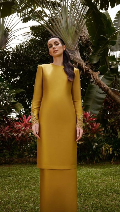 Malaysian Dress, Baju Kurung Moden Style, Designer Dresses Couture, Eid Fashion, Nikah Outfit, Kebaya Modern Dress, Elegant Fashion Outfits, Bridesmaids Dress Inspiration, 2piece Outfits