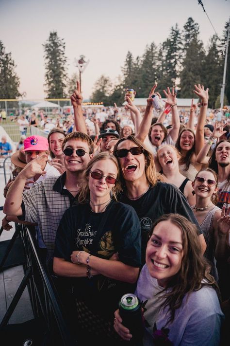 Indie Music Festival Outfit, Folk Outfit, Aesthetic Concert, Summer Music Festival, Granola Girl Aesthetic, Summer Music Festivals, Vsco Photography, Music Festival Outfits, Summer Music