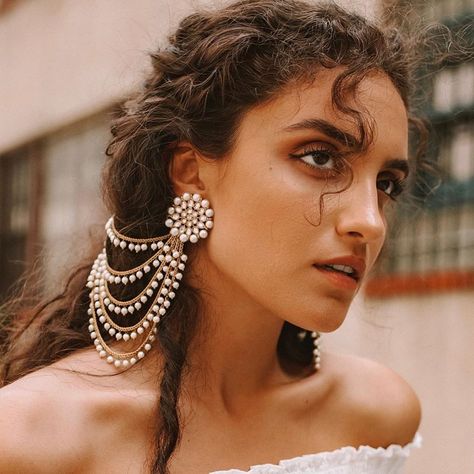 Wether you're looking for your bridal jewelry or on the hunt for staple pieces for nights out. We've got it all. ✨ #BBGirl #jewels #indianfashion #stylist #blossomboxjewelry #accessoriesaddict #jewelrytrends #jewelryoftheday #earrings #jewelryblogger #styleinspo #stylediary #nyc Gatsby Earrings, Magical Women, Indian Accessories, Semi Precious Jewelry, Indian Earrings, Indian Hairstyles, Pearl Stud Earrings, Pearl Studs, Hair Piece