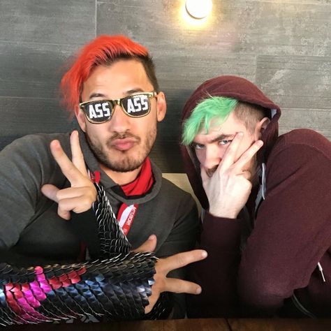 Mark and Jack at PAX 2016 Mark And Amy, Darkiplier And Antisepticeye, Jack And Mark, Youtube Gamer, Smosh, Pewdiepie, Markiplier, Best Youtubers, Like A Boss