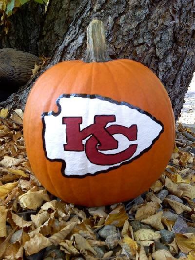 Kansas City Chiefs! I <3 painting pumpkins! Kc Chiefs Pumpkin Painting, Chiefs Pumpkin Painting, Kansas City Chiefs Party Ideas, Wheres Waldo Halloween, Kansas City Chiefs Pumpkin, Chiefs Pumpkin, Football Pumpkin Carving, Kansas City Chiefs Craft, Chiefs Crafts