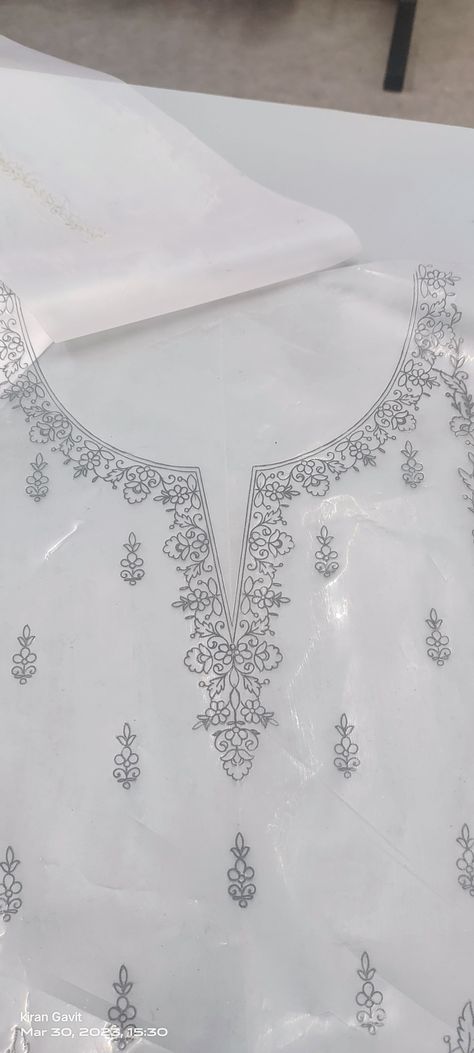 Neck Khaka Designs, Khaka Designs Embroidery Border, Neckline Embroidery Designs Sketch, Embroidery Khaka Designs, Aari Work Designs Sketch, Khaka Designs Embroidery, Khakha Designs, Embroidery Fashion Detail, Simple Hand Embroidery Patterns