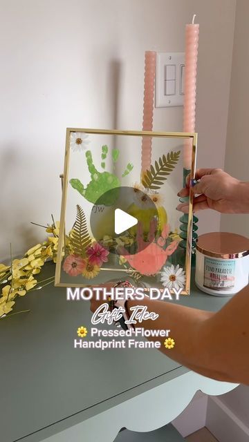 Kayzie Weedman - Working Mom | Lifestyle | Family on Instagram: "Let’s make some Mother’s Day crafts with my toddlers 🌼🌸🌷 we made these DIY pressed floral handprint frames from scratch and we had so much fun. I love them so much that I made an extra one for myself because they were so cute. This is a super easy and FUN craft you can do with your kiddos and it makes a pretty freaking cute gift for Mother’s Day. Everything needs to make this is 🔗 as well 🫶🏽 #mothersdaygift #mothersdaygifts #mothersdaygiftideas #craft #craftwithkids #diycrafts #diyart #craftwithkids #momlife #toddlermom #toddlermomlife #workingmom #workingmoms  *I originally saw this idea on Pinterest, but don’t know who the original creator was but it definitely wasn’t me*" Mom And Daughter Crafts Projects, Mother’s Day Arts And Crafts, Family Day Crafts For Kids, Mother’s Day Projects Toddler, Birthday Craft For Mom, Mother’s Day Gifts Handmade Kids, Mothers Day Crafts For Kids Preschool, Birthday Gifts For Mom Diy, Mother’s Day Crafts Toddlers Canvas