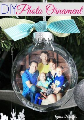 Fill clear ornament with family photo for keepsake ornament Diy Photo Ornaments, Toddler Ornaments, Christmas Crafts For Toddlers, Best Friend Halloween Costumes, Picture Ornaments, Clear Ornaments, Photo Christmas Ornaments, Diy Ornaments, Ornament Tutorial