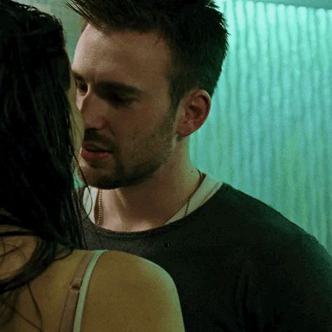 Push 2009, Chris Evans Kiss, Christopher Robert Evans, Manny Jacinto, Kiss Gif, Robert Evans, Chris Evans Captain America, Couples Vibe, Movie Couples